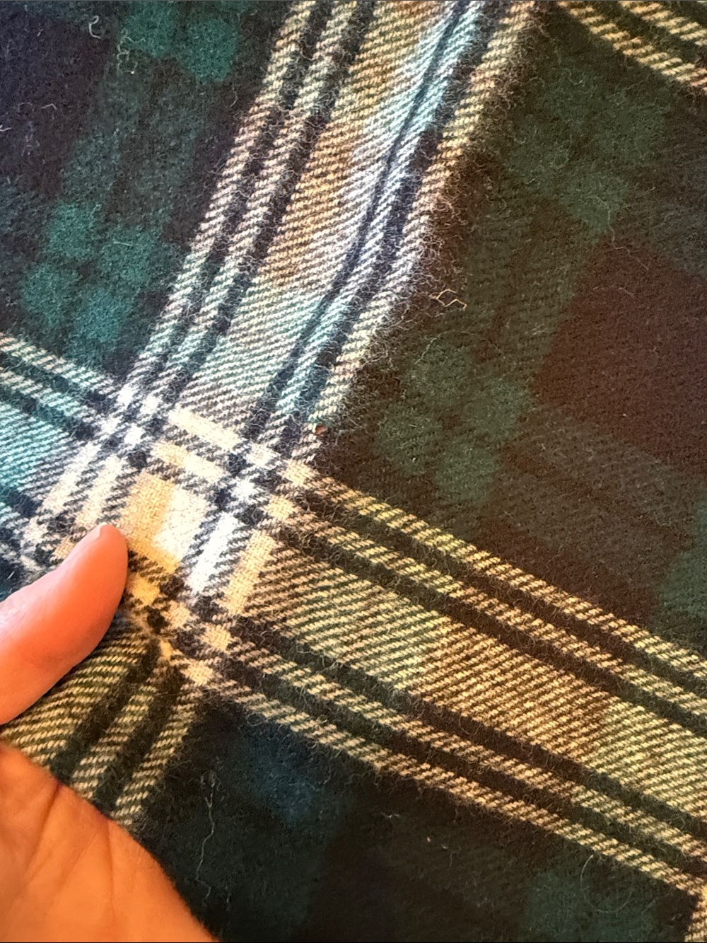 Johnstons of Elgin Black Watch Tartan Scarf 100% Wool Made Scotland - Picture 3 of 8